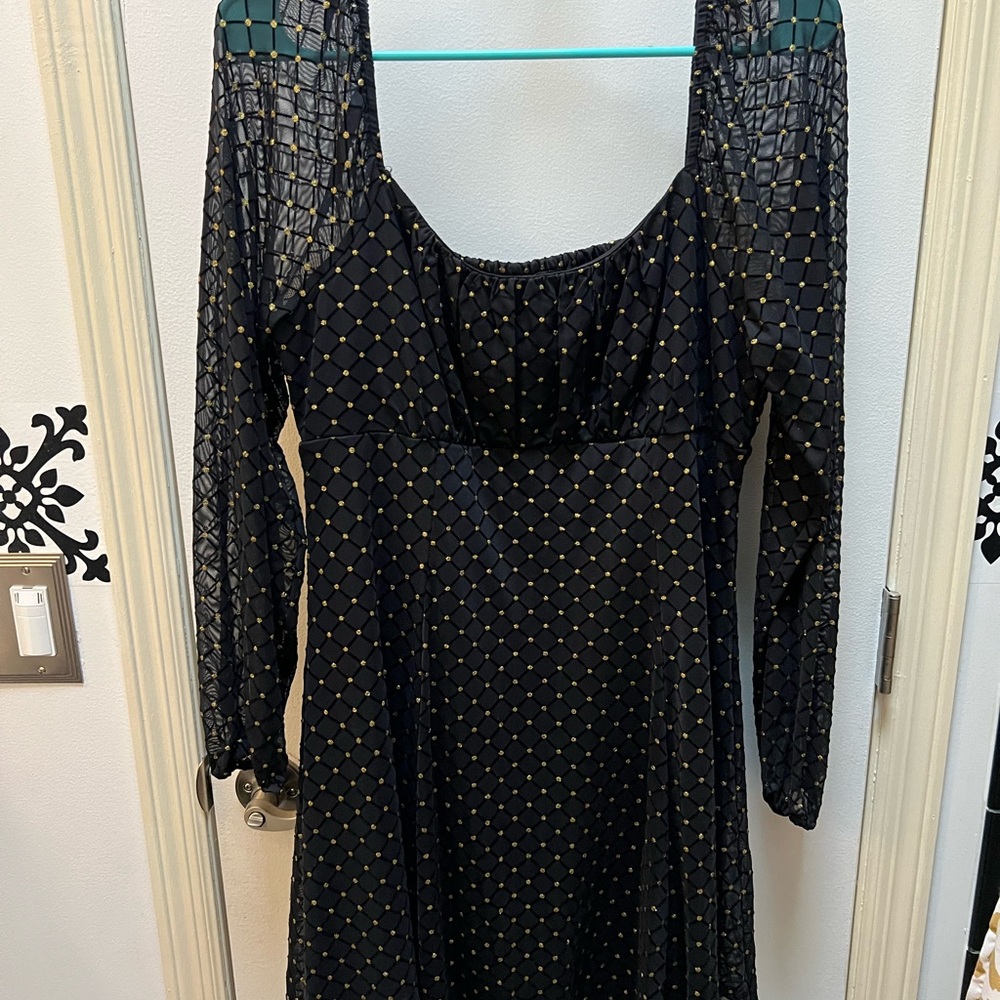 Lily Black and Gold Long Sleeve Dress
